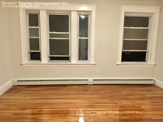 Building Photo - Four Bed Two bath in Allston..... DON'T MISS OUT...