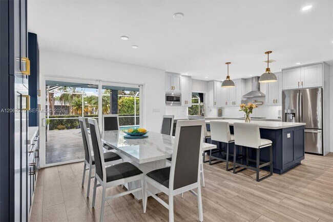 Building Photo - 16840 SW 87th Ave