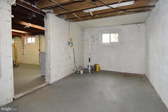Building Photo - 600 23rd St S
