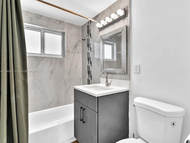Building Photo - 2454 Nassau Ln