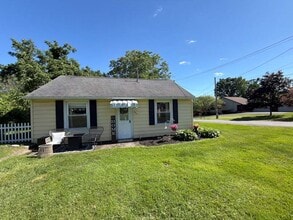 Building Photo - 357 Lowden Point Rd