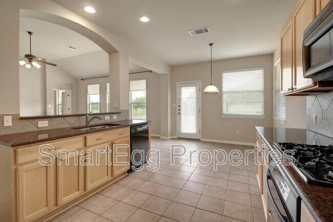 Building Photo - 1007 Linden Loop