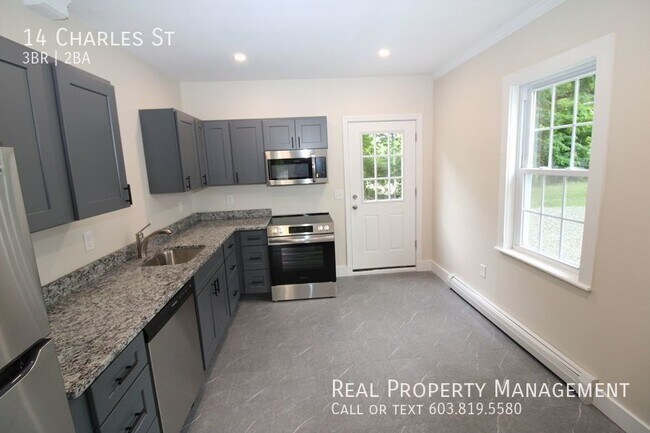 Building Photo - Spacious Large 3-BD apartment located in t...
