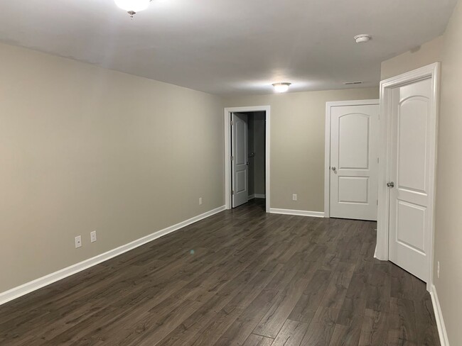 Building Photo - Move In Special - 1/2 Off First Month's Re...