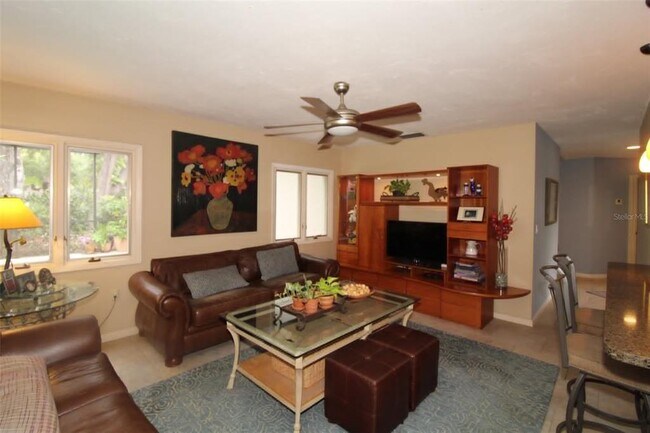 Building Photo - 4532 Ascot Cir N