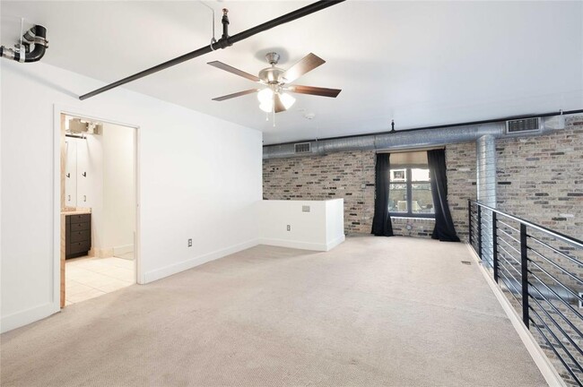 Building Photo - 411 Brazos St