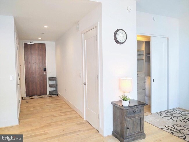 Building Photo - 45 Sutton Square SW