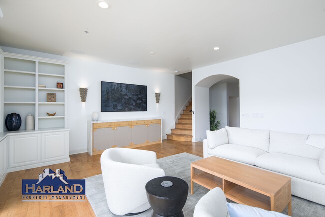 Building Photo - 760 Bonair Pl