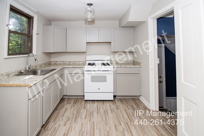 Building Photo - 5179 Homewood Ave