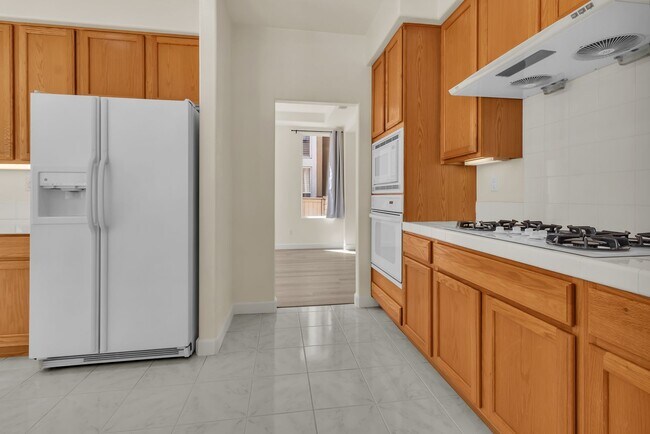 Building Photo - 10 Clearwater Cove
