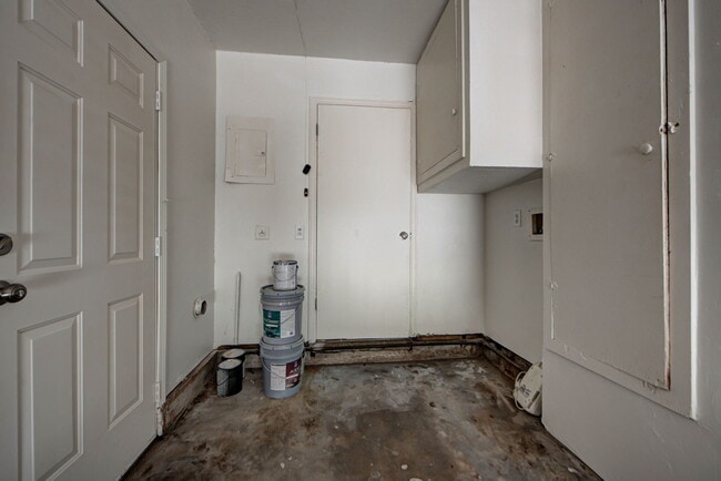 Building Photo - 1333 E Brooks St