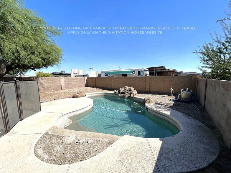 Building Photo - 8315 W Clear Stream Dr