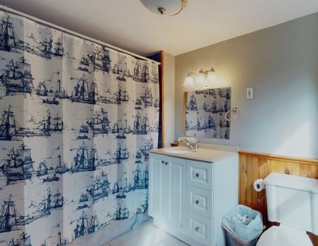 Building Photo - 93 Baxter St