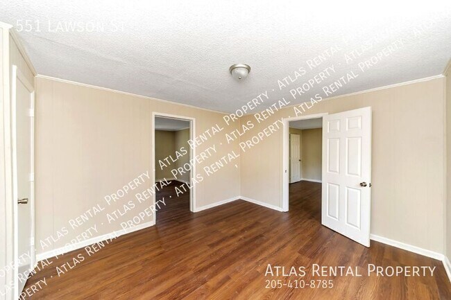 Building Photo - 551 Lawson St