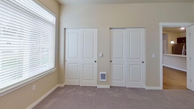 Building Photo - 2 Bedroom, 2 Bath Apartment in West Olympia – Just Reduced, Apply TODAY!!