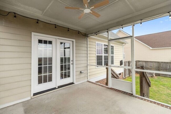 Building Photo - 720 Camwheel Dr