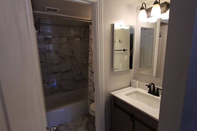 Building Photo - AVAILABLE NOW! Ground Level 2-Bedroom Cond...