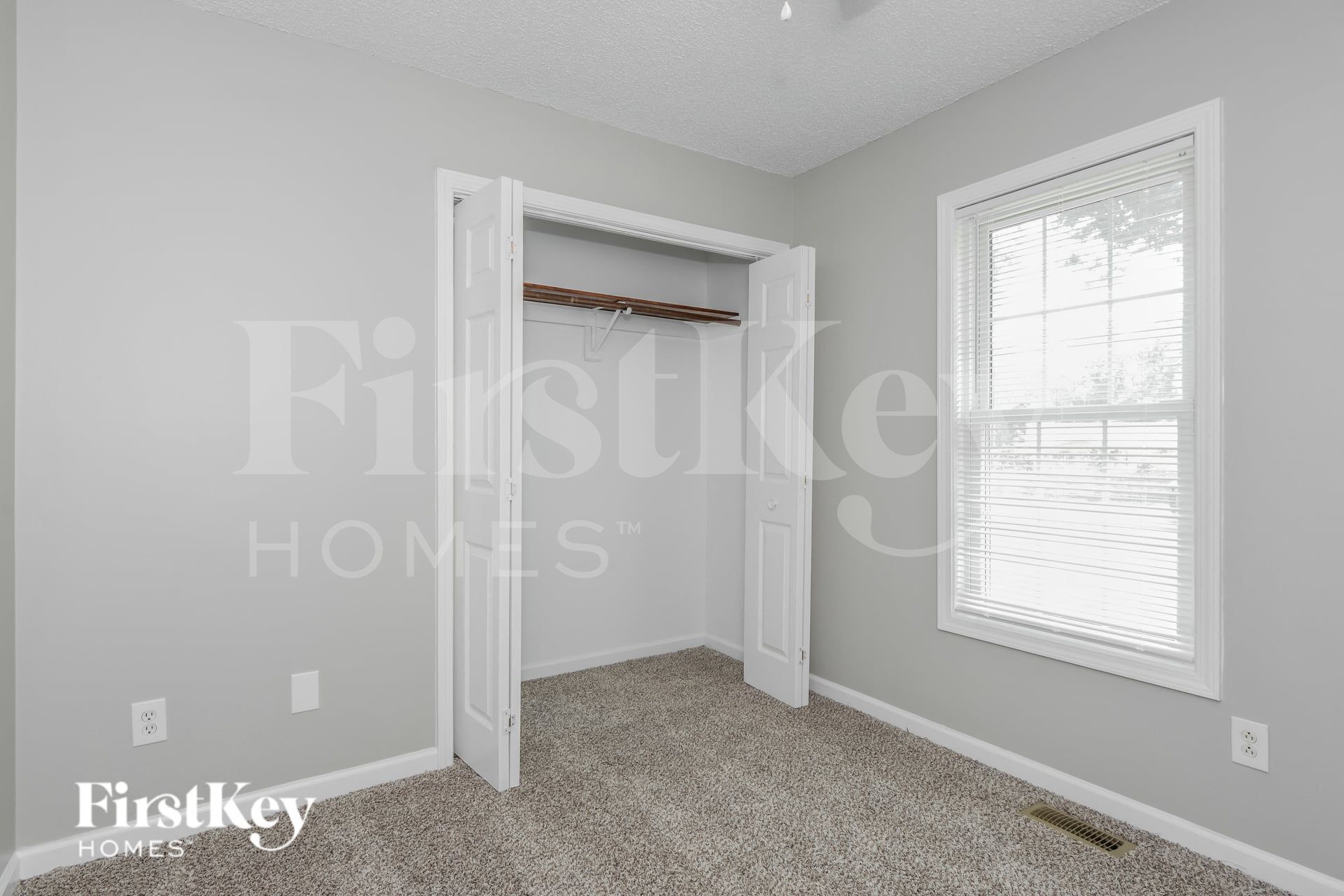 Building Photo - 835 Millon St