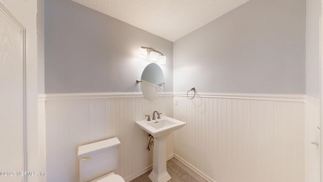 Building Photo - 281 Village Green Ave