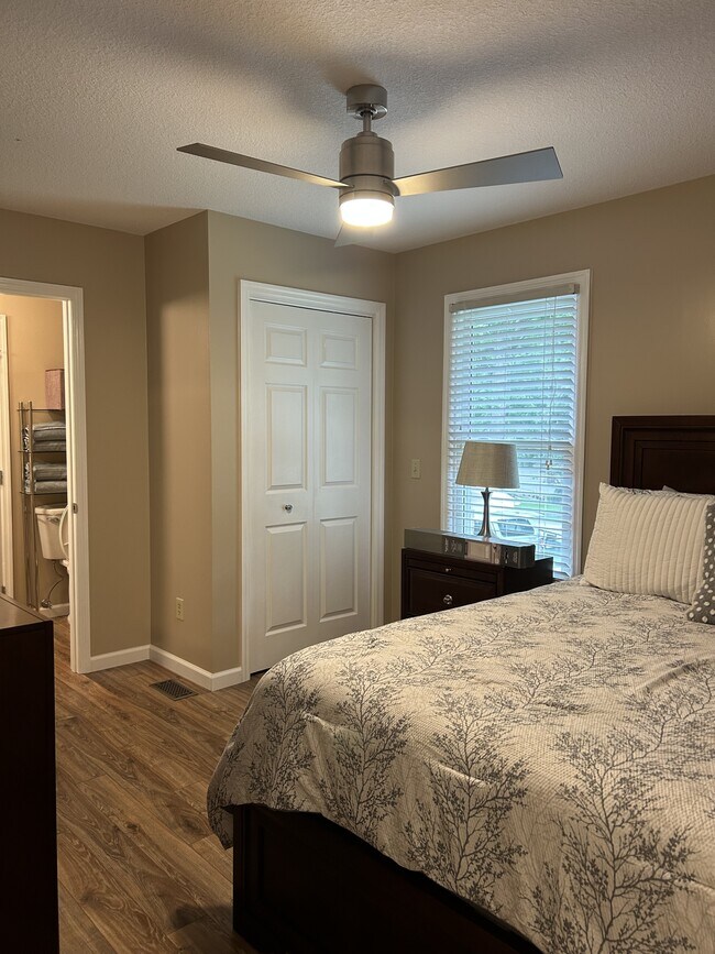 Building Photo - 203 Snead Dr