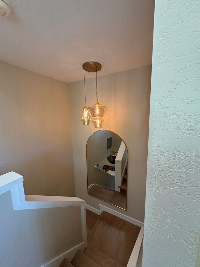 Building Photo - 1818 Stratton Cir