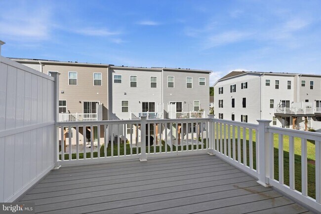 Building Photo - 30 Dolcie Ln