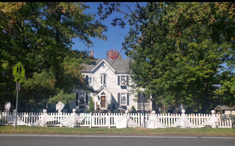 Building Photo - 477 Colonia Blvd