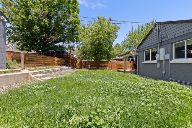 Building Photo - Recently Updated Home in Prime Sunnyside Neighborhood!