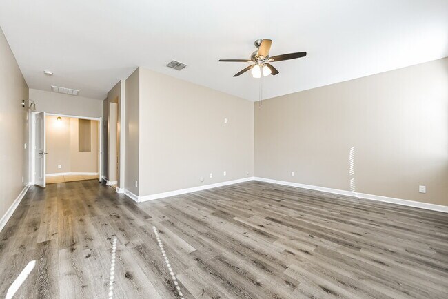 Building Photo - 17157 W Lisbon Ln