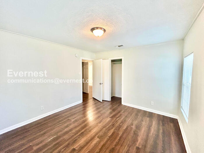 Building Photo - 10425 Ferguson Rd