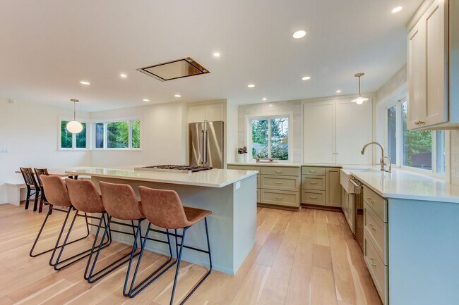 Building Photo - Space to Live, Host, and Breathe, All With a View of the Sound