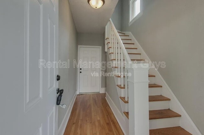 Building Photo - 1500 N Irving Ave