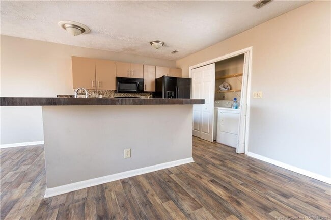 Building Photo - 6756 Willowbrook Dr