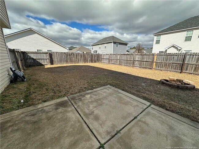 Building Photo - 2120 St Nicholas Dr