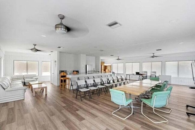 Building Photo - 3134 SW 20th Terrace