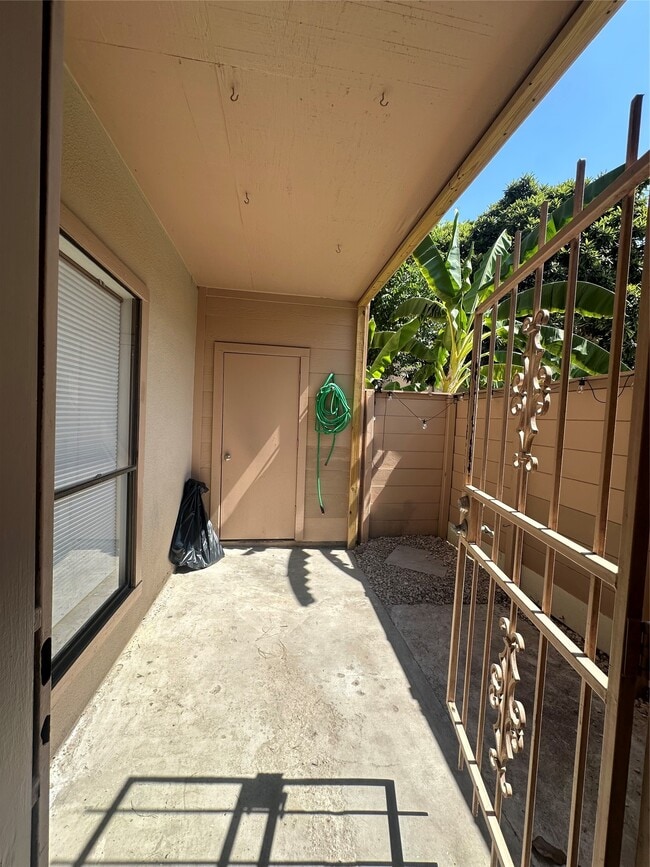 Building Photo - 2125 Augusta Dr