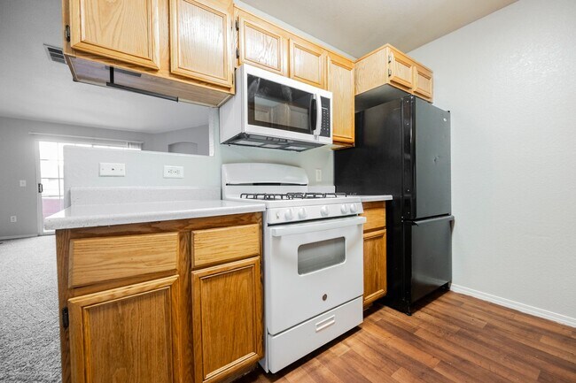 Building Photo - Like-New 2BR/2BA Condo in Gated Manzanita Community – Vaulted Ceilings & Fireplace!