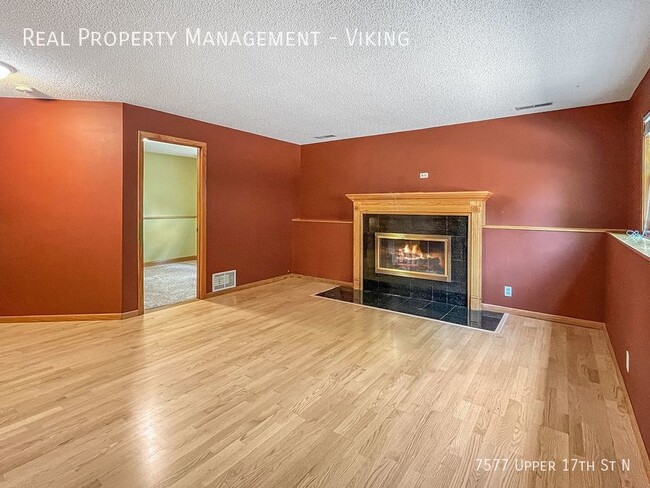 Building Photo - 2 Bedroom 2 Bathroom Home with Fenced In Y...