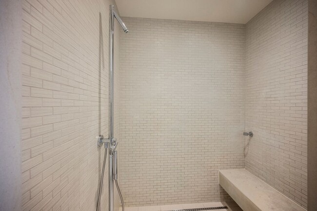 Building Photo - Waldorf Astoria Las Vegas- 1 bed .5 bath on the 39th floor!