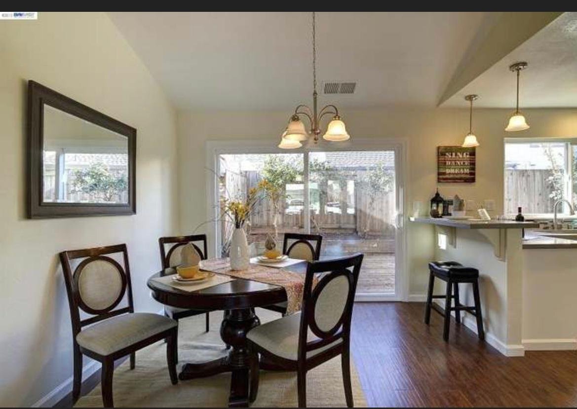 Building Photo - 2118 Alexander Way