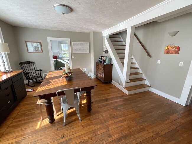 Building Photo - COLLEGE PRE-LEASING