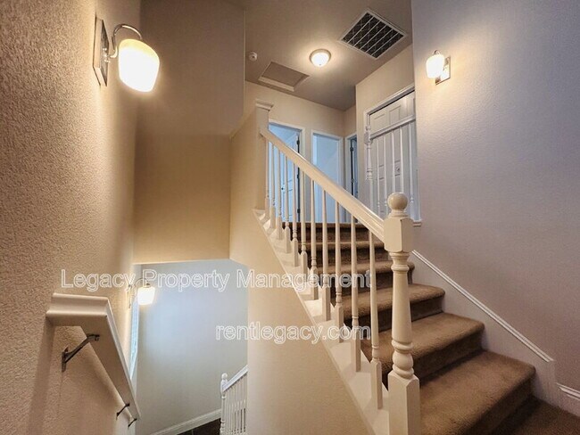 Building Photo - 2609 Willow Pass Rd