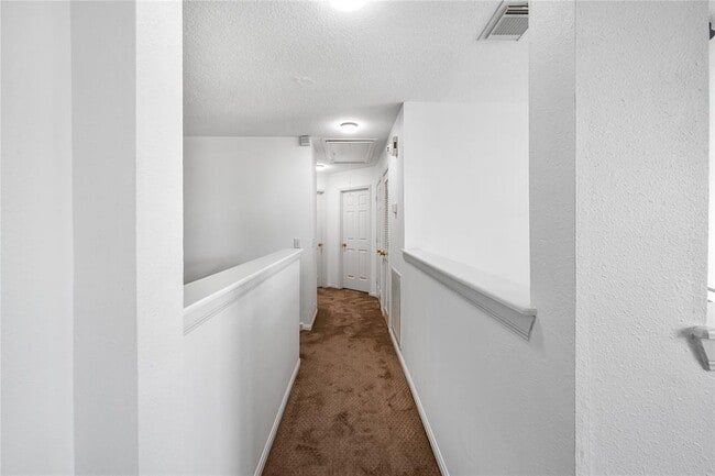 Building Photo - 9801 Sunnycoast Ln