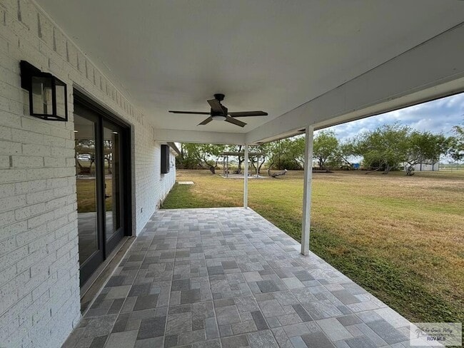 Building Photo - 35059 Anaqua Dr