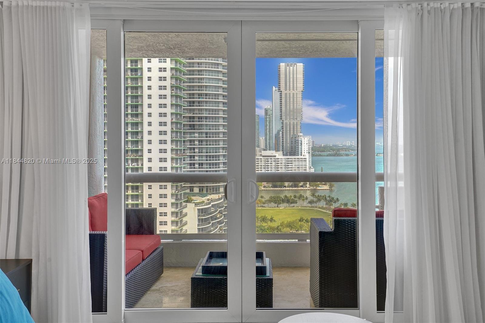 Building Photo - 1717 N Bayshore Dr