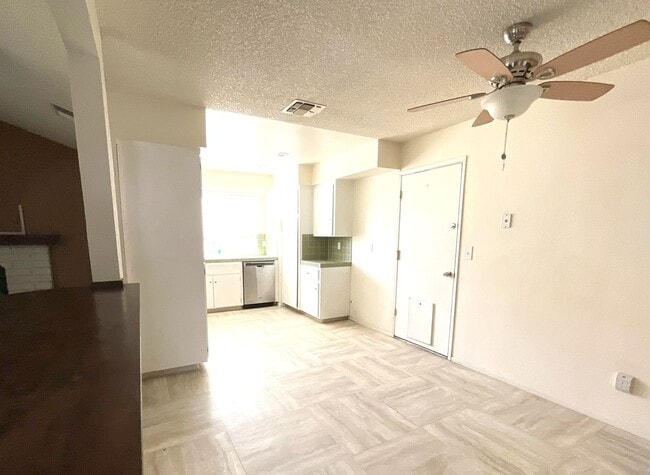 Building Photo - Charming Clovis 3/2 Home with New Solar System