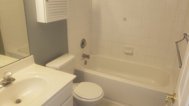 Building Photo - Fantastic 3br 2.5ba Townhome in Delta Ridg...