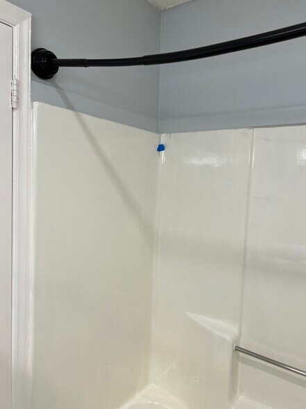 Primary bathroom shower/tub - 6419 Baker Ct