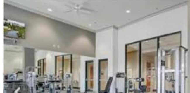 Building Photo - 3040 Peachtree Rd NW