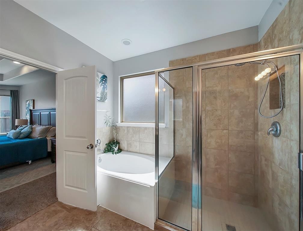 Building Photo - 28710 Brownwood Lake Dr